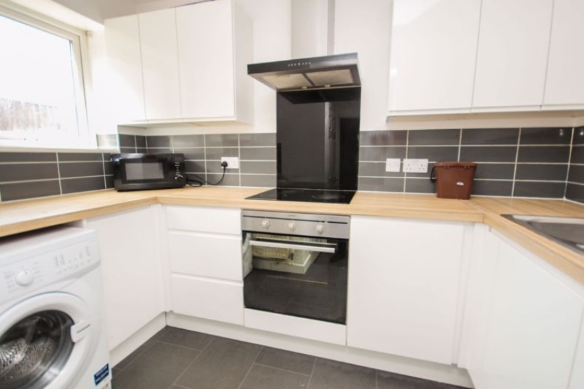 Images for Five Double Bedroom Student House In Winton