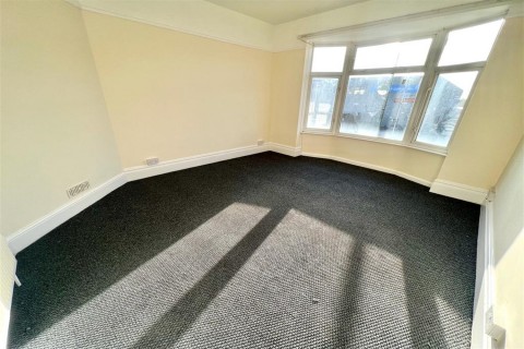 View Full Details for Room 1, Shirley Road, SO15