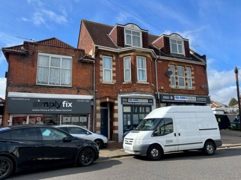 View Full Details for High Road, Southampton, Hampshire, SO16